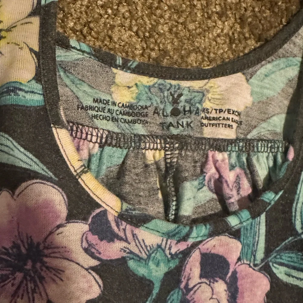 American Eagle floral flowy top - Picture 3 of 5